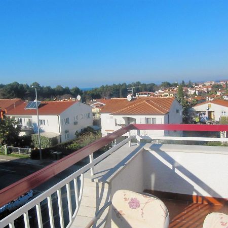 Apartments Dea Porec Bagian luar foto