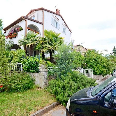 Apartments Dea Porec Bagian luar foto
