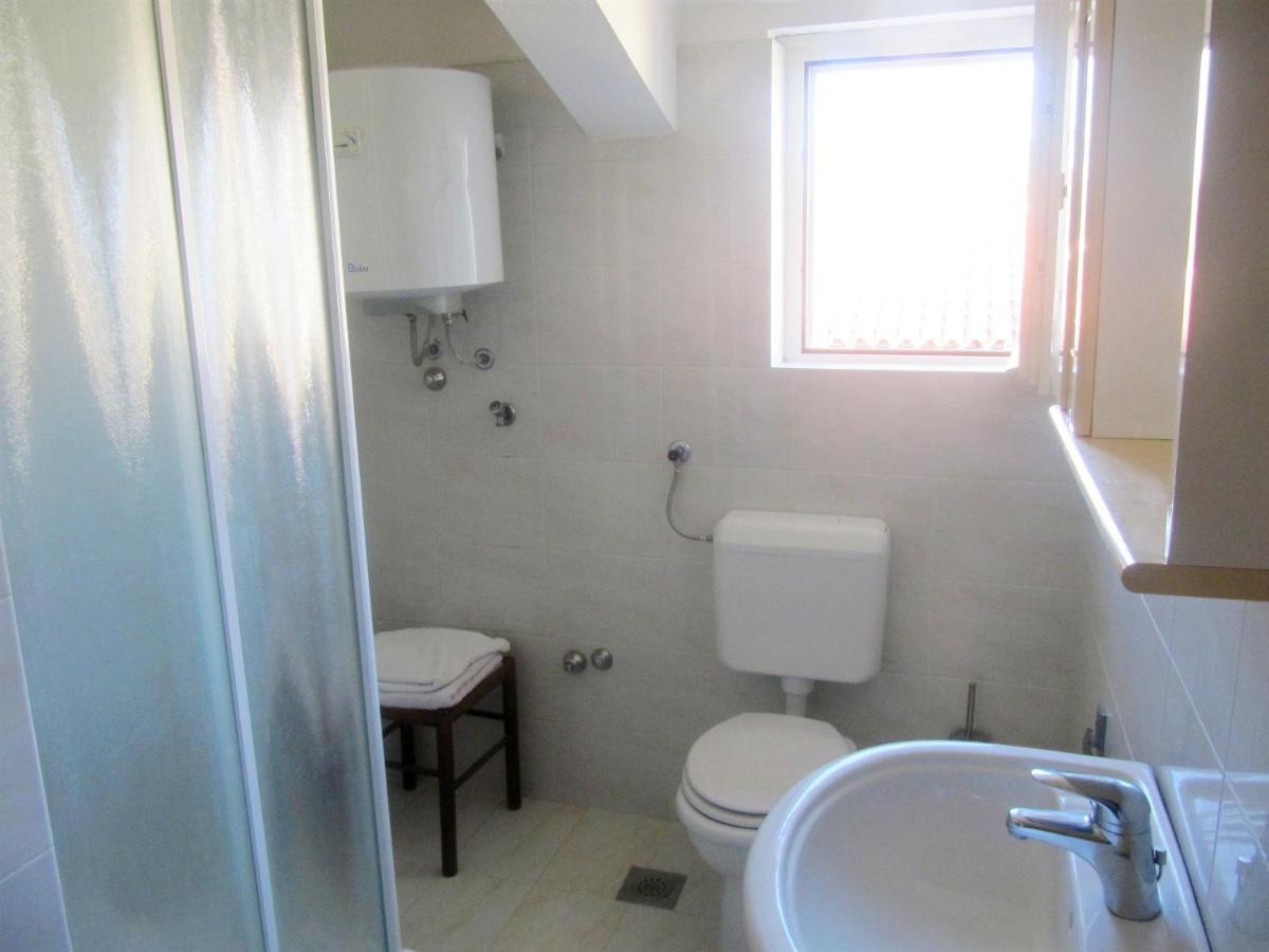 Apartments Dea Porec Bagian luar foto