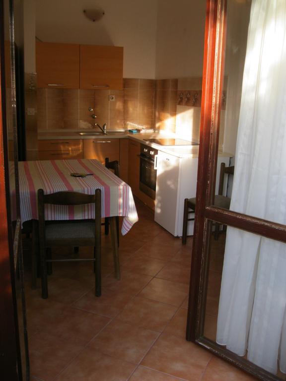 Apartments Dea Porec Bagian luar foto