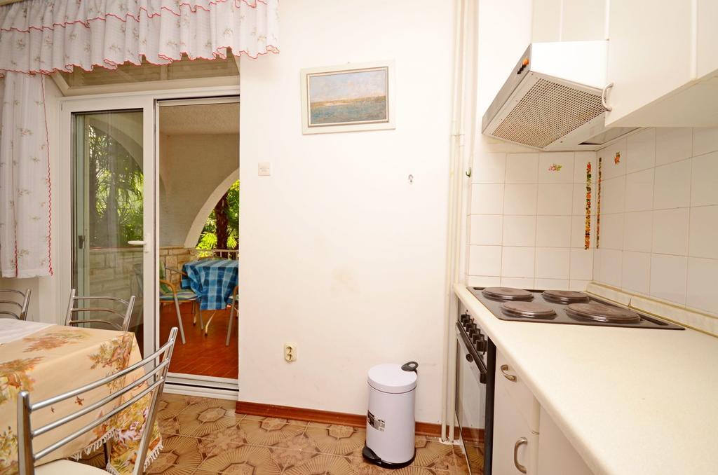 Apartments Dea Porec Bagian luar foto